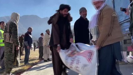 TİKA Afganistan'da 500 Afgan aileye gıda ve battaniye yardımı yaptı