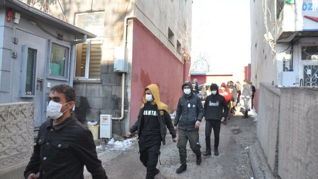 Kars’ta 35 kaçak göçmen yakalandı