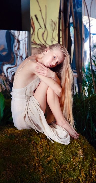 beautiful roman girl