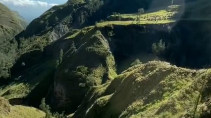 Intro untuk video cinematic..