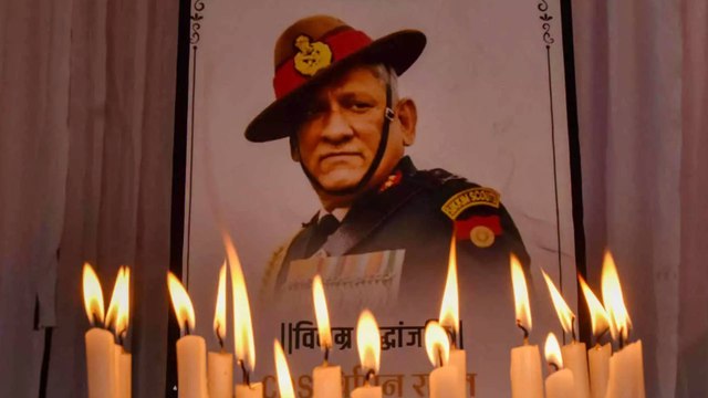 CDS Gen Bipin Rawat Last Rites దేశ విదేశాల నుండి ప్రముఖుల నివాళులు !! || Oneindia Telugu