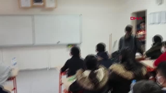 JANDARMADAN LİSE ÖĞRENCİSİ SOSIN'E DOĞUM GÜNÜ SÜRPRİZİ