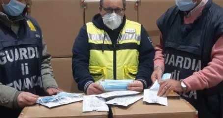 Napoli, oltre 1 milione di mascherine non conformi sequestrate al porto (10.12.21)