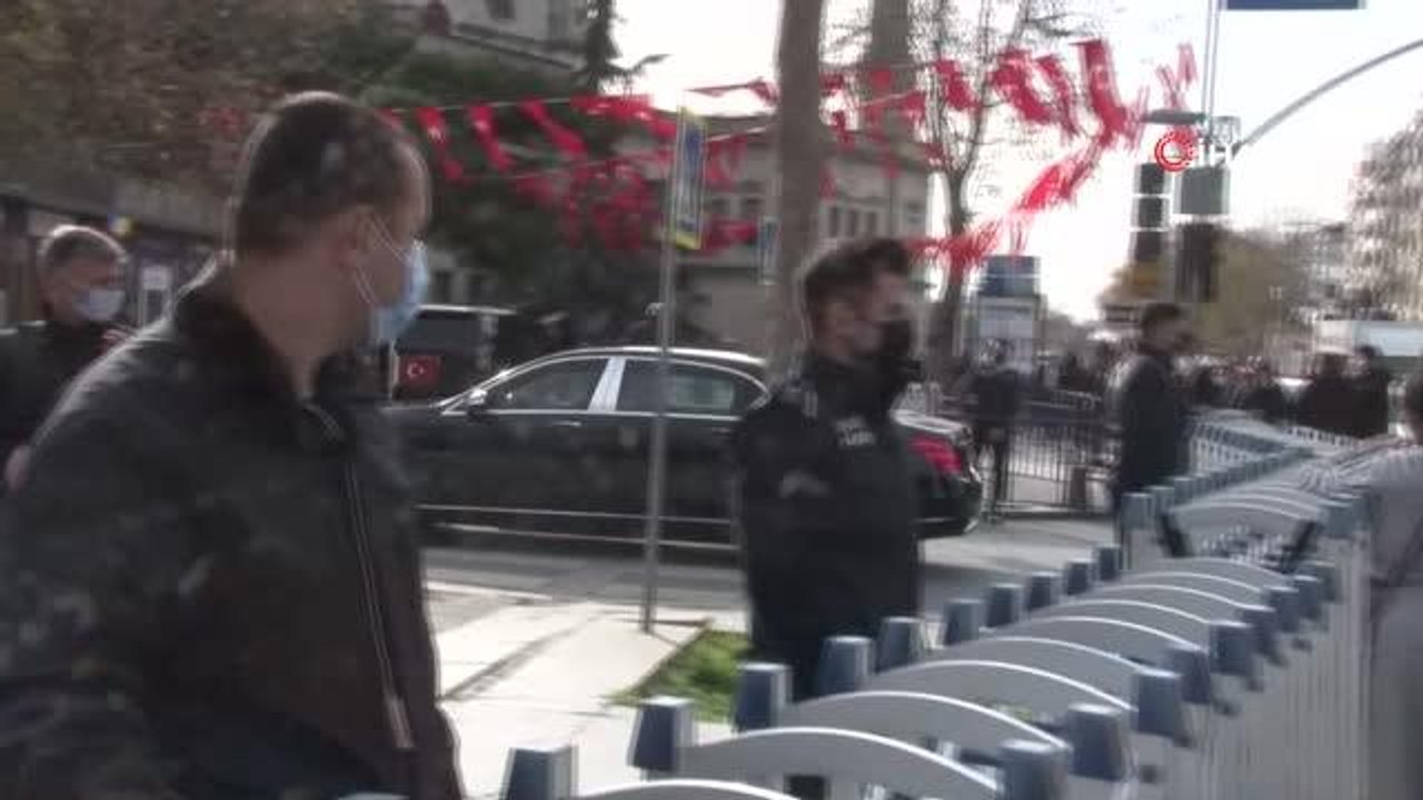 Cumhurbaşkanı Erdoğan, Cuma namazını Dolmabahçe Camii'nde kıldı