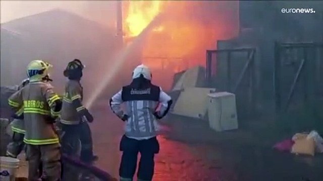 Un incendio forestal deja al menos 60 viviendas dañadas en la localidad de Castro, al sur de Chile