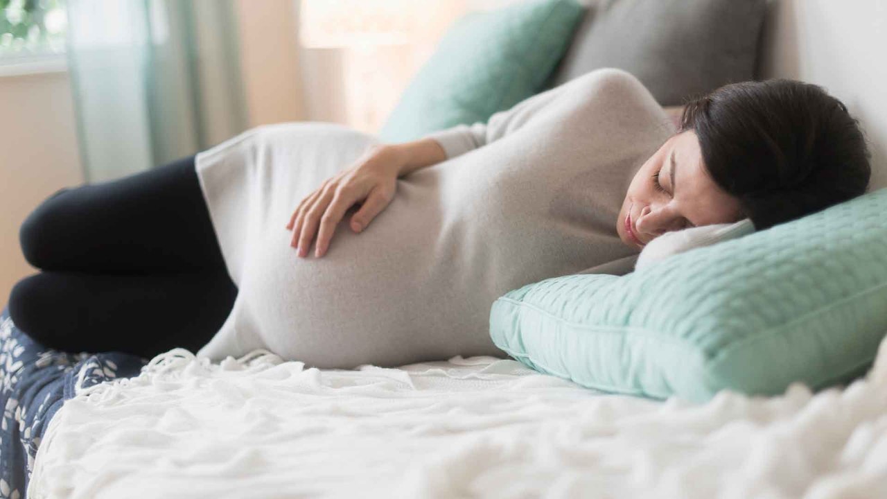 Das ist die beste Schlafposition in der Schwangerschaft
