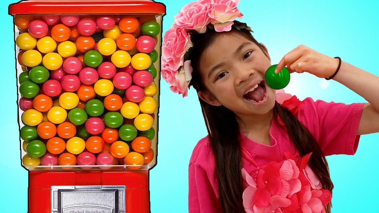 Emma Jannie and Liam Plays with Sweets & Colorful Gumball Machine Toys for Kids