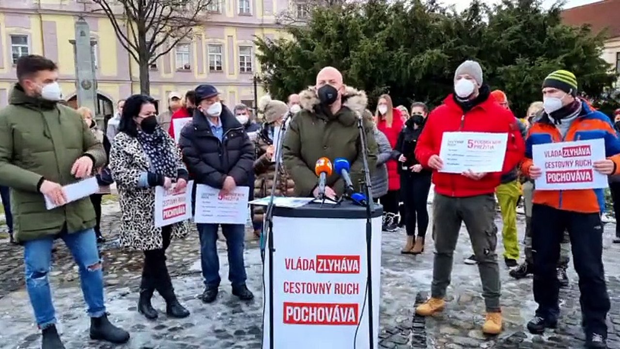 ZÁZNAM: Podnikatelia z Liptova kritizujú opatrenia, podľa nich pochovávajú gastro