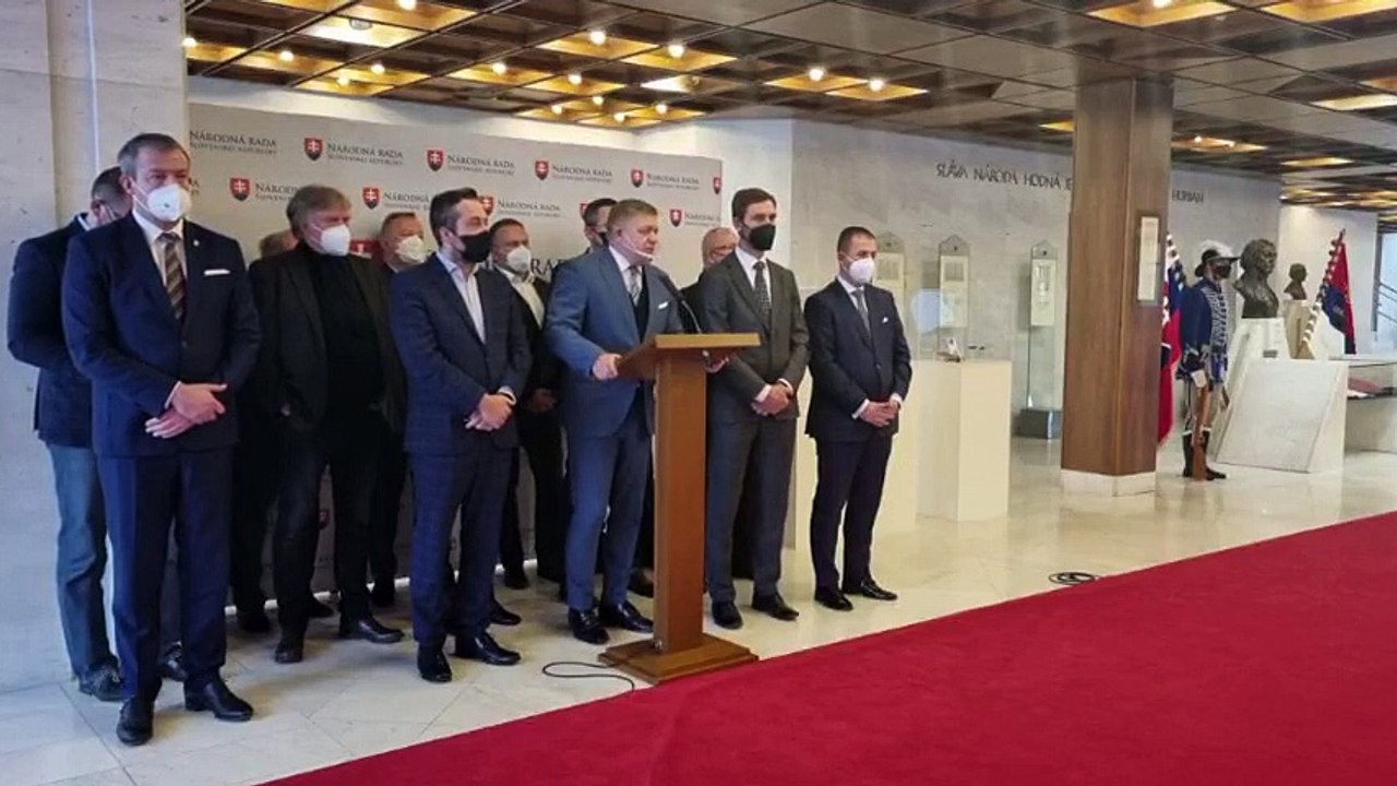 ZÁZNAM: Smer vyzval troch najvyšších predstaviteľov, aby nebojkotovali olympiádu v Číne