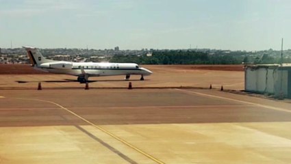 Avião da FAB chega a Cascavel para realizar transferência de detentos federais
