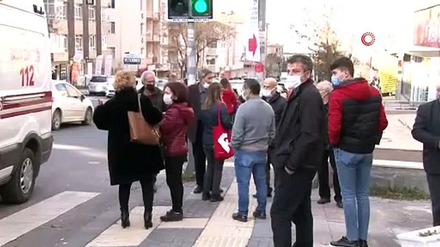 Seyir halindeyken kalp krizi geçiren sürücünün kaza anı kamerada
