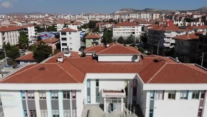 Bu okulda çocuklara hayvan ve doğa sevgisi aşılanıyor