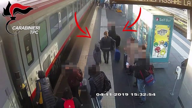 Puglia: si impossessano di migliaia di reperti archeologici per rivenderli, filmati ed identificati dai Carabinieri. Tra loro un insegnante in pensione nei guai -