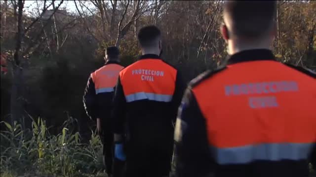 La policía toma declaración a los amigos del joven desaparecido en Badajoz para reconstruir sus pasos después del hallazgo de sangre en el móvil