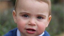 GALA VIDÉO - Prince Louis : son petit pull bleu illustré d’un chiot est en soldes !