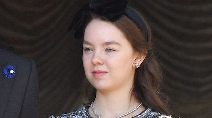GALA VIDEO - Pourquoi Alexandra de Hanovre, la fille de Caroline de Monaco, ne fait plus partie de la succession au trône britannique