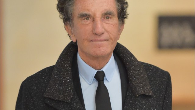 GALA VIDEO - Notre-Dame de Paris en feu : Jack Lang critiqué après un selfie