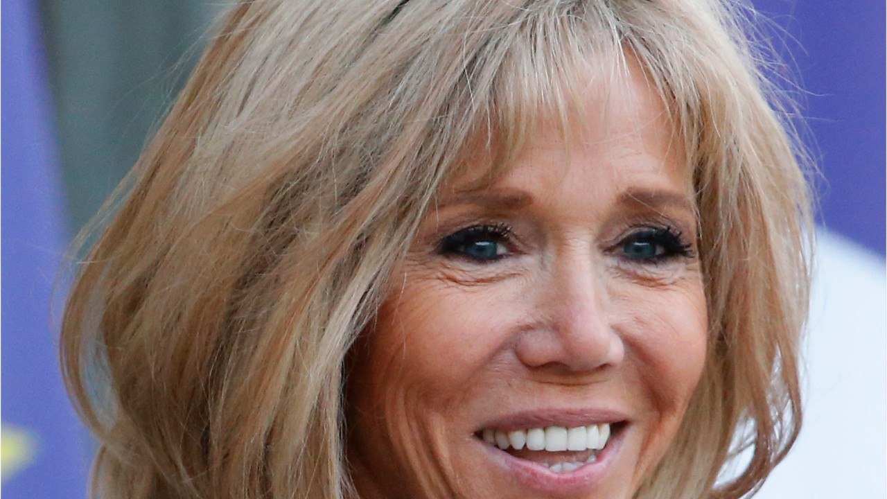 GALA VIDEO : Brigitte Macron fête ses 66 ans :...