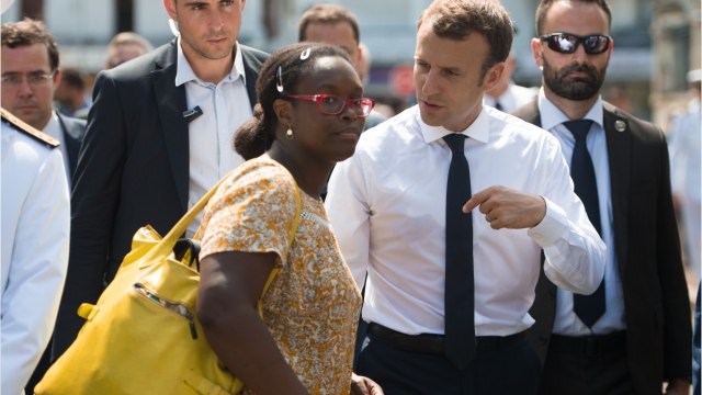 GALA VIDEO : Ce fashion faux pas d'Emmanuel Macron auquel Sibeth Ndiaye a mis le holà