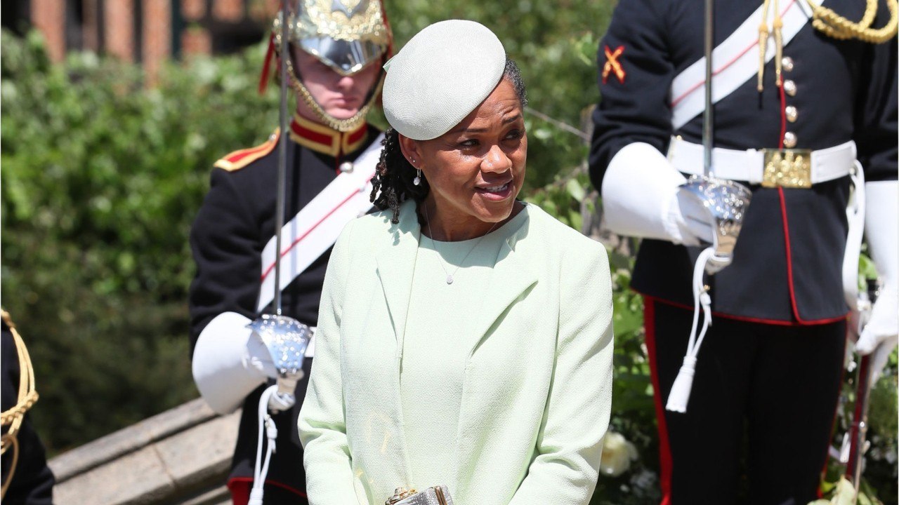 GALA VIDEO - Meghan Markle : accouchement imminent, sa mère Doria Ragland vient d’arriver à Londres