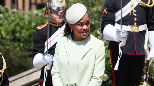 GALA VIDEO - Meghan Markle : accouchement imminent, sa mère Doria Ragland vient d’arriver à Londres