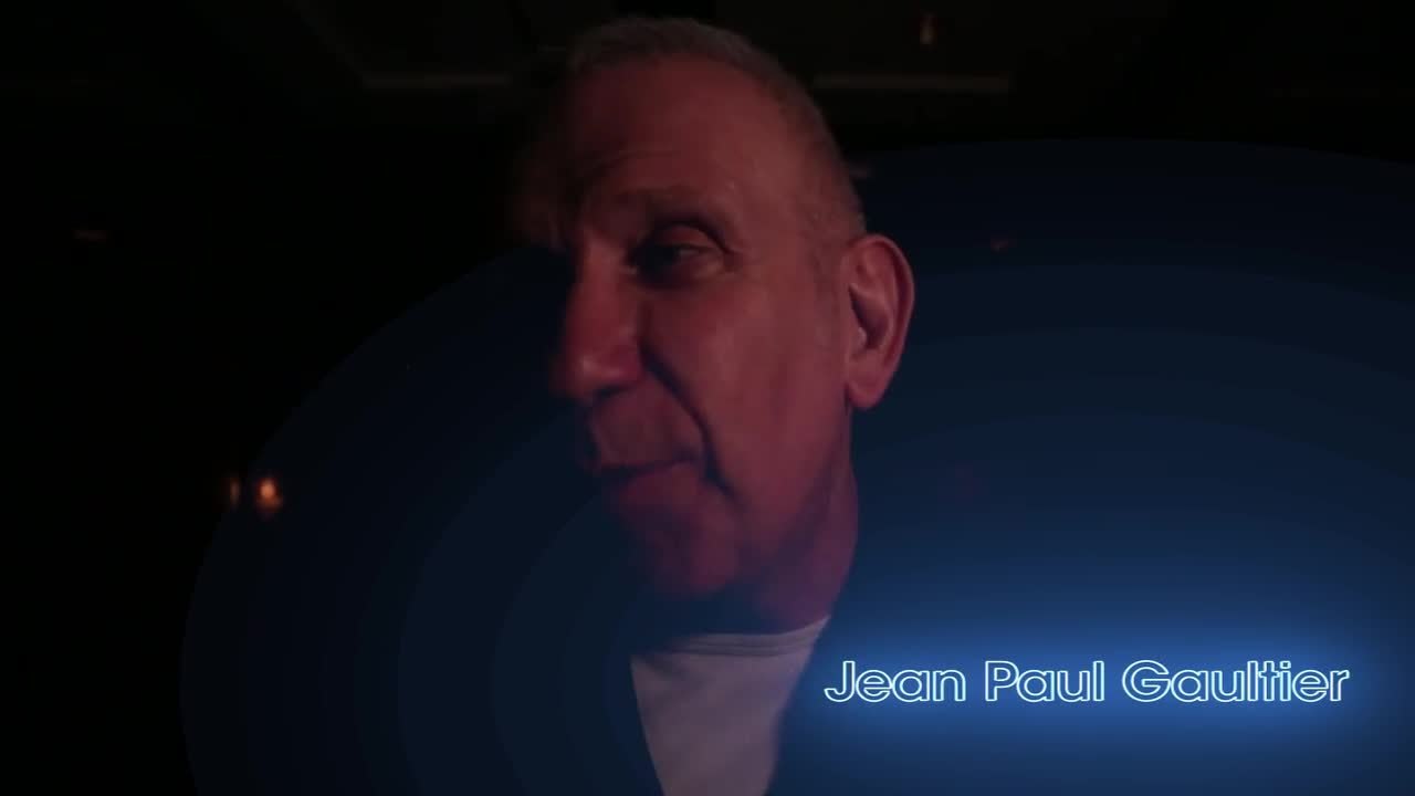 VIDEO GALA - Cristina Cordula, Iris Mittenaere et Jean Paul Gaultier fous du Crazy Beauty Bingo de L'Alcazar