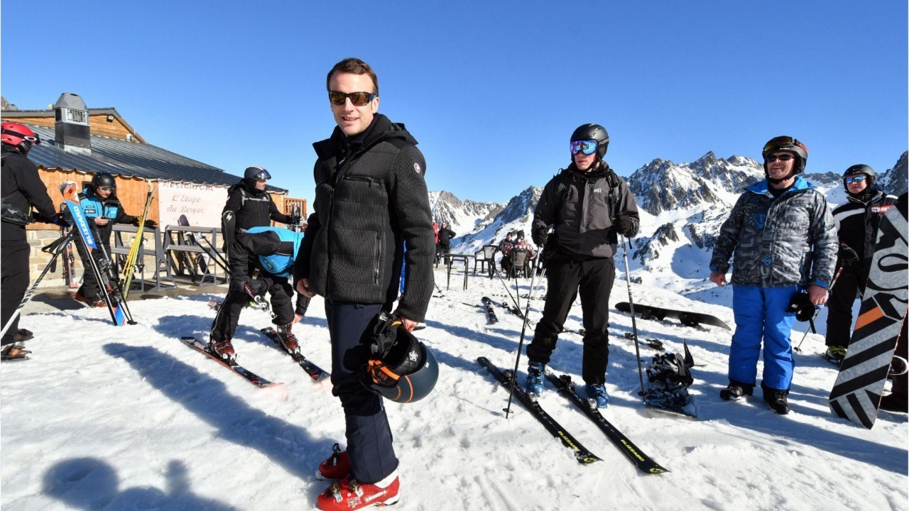 GALA VIDÉO - Surprise ! Emmanuel Macron a craqué : il s’est accordé une pause au ski