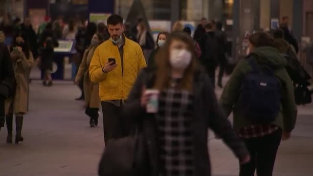 Europa se prepara para evitar el colapso de la sanidad frente a la variante Ómicron