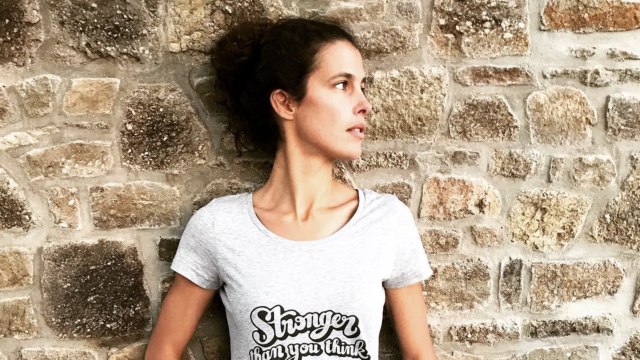 GALA VIDEO - Clémence Castel de Koh Lanta vit avec une « petite épée de Damoclès sur la tête