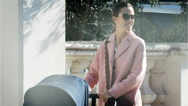 GALA VIDEO - Pippa Middleton aperçue en promenade avec son jeune fils Arthur