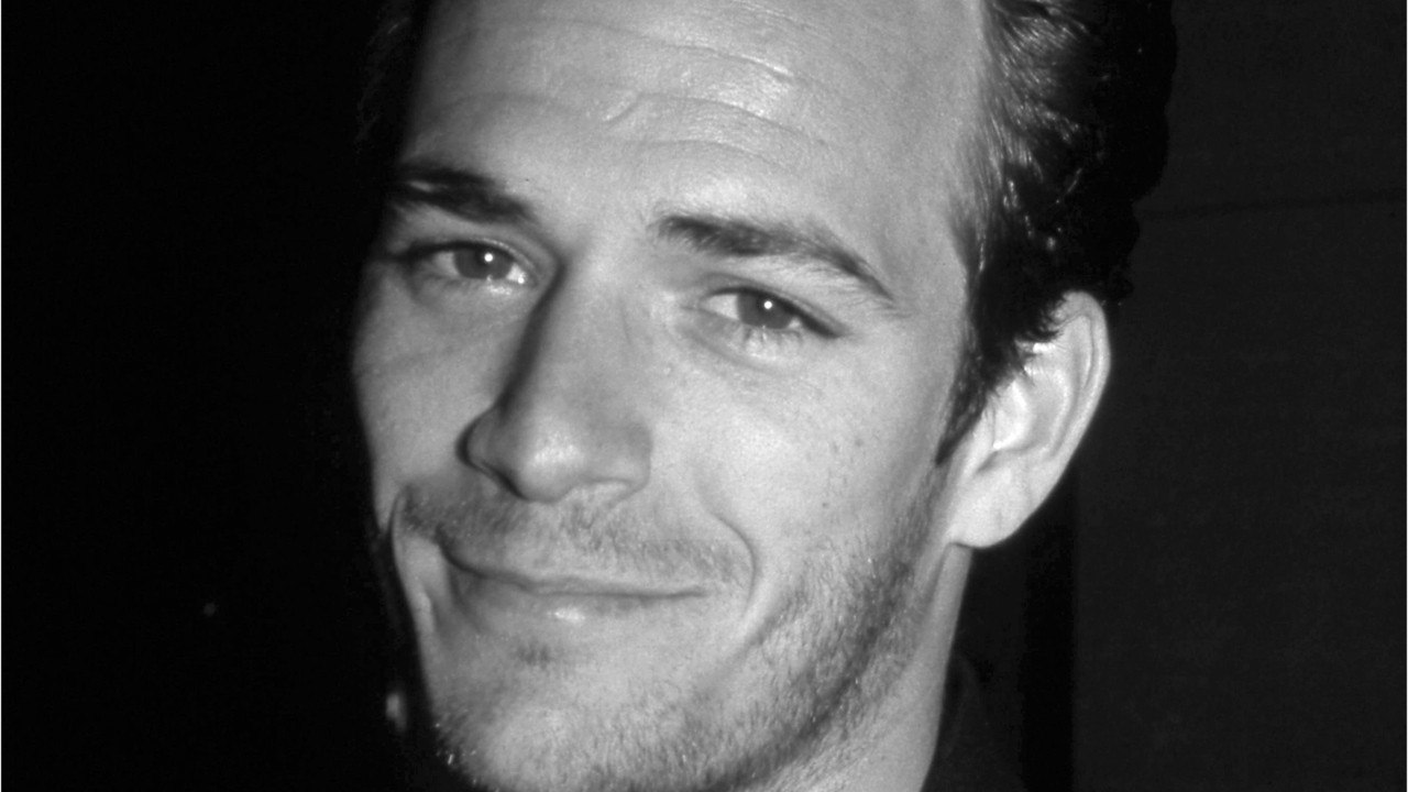 GALA VIDEO - Luke Perry, la star de Beverly Hills est décédé des suites de son AVC, il avait seulement 52 ans