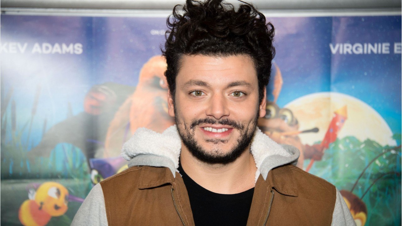 GALA VIDÉO - Kev Adams souhaite la fête des gra...