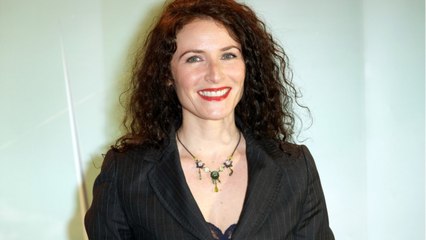 GALA VIDÉO - La chanteuse Elsa raconte comment elle a mal vécu sa célébrité précoce