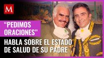 Vicente Fernández está grave, informa su hijo