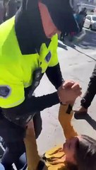Realizan investigación por video de altercado entre Policía Vial y mujer en San Juan de Dios