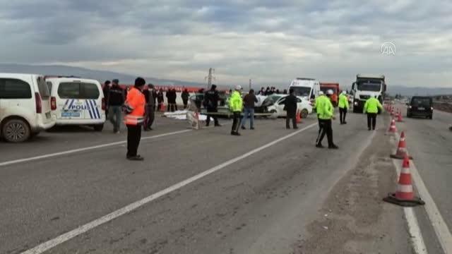 Son dakika... Kahramankazan ilçesinde iki otomobil çarpıştı: 6 ölü, 3 yaralı