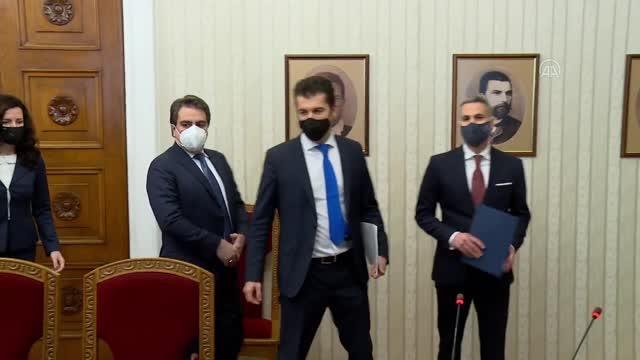 Bulgaristan Cumhurbaşkanı Radev, hükümeti kurma görevini Petkov'a verdi