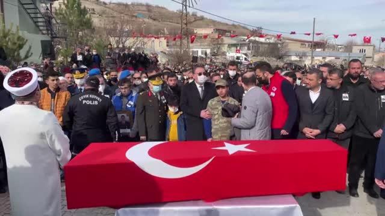 Piyade Uzman Çavuş İdris Aksöz için cenaze töreni düzenlendi (2)