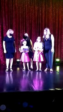 Estudantes de escola de Cruzeiro do Oeste escrevem livros sobre os dinossauros