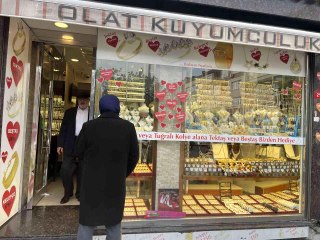 Son dakika haber: Güngören'de kuyumcu, silahlı soygunculara böyle direndi