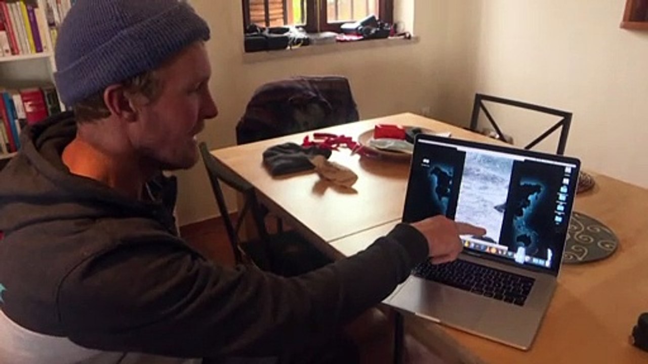 Extremsurfer Andrew Cotton überlebt Sturz von Riesenwelle