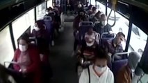Halk otobüsünde fenalaşan yolcuyu şoför hastaneye götürdü