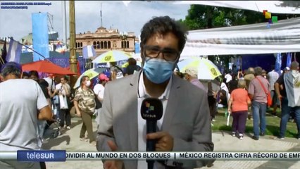 Jóvenes argentinos acuden a Plaza de Mayo para conmemorar instauración de la democracia
