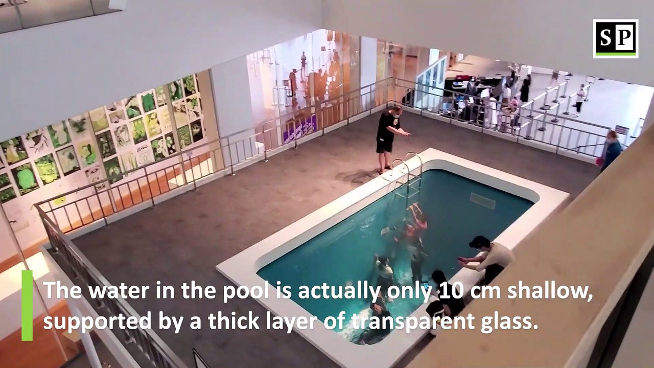 Can't swim. Fake swimming pool in Shenzhen