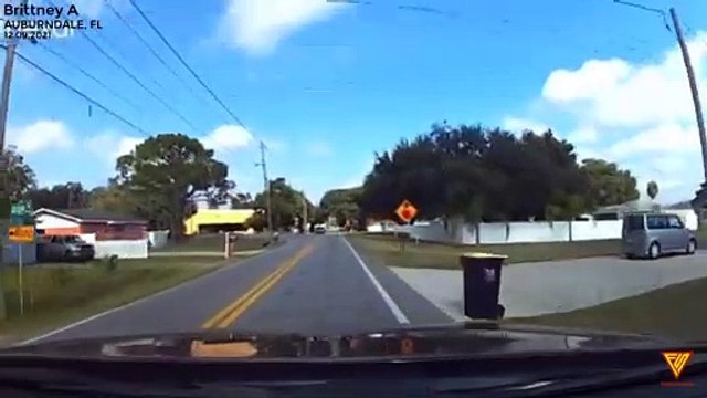 Driver blows through stop sign. — AUBURNDALE, FL | Car Accident | Caught On Dashcam | Close Call | Footage Show