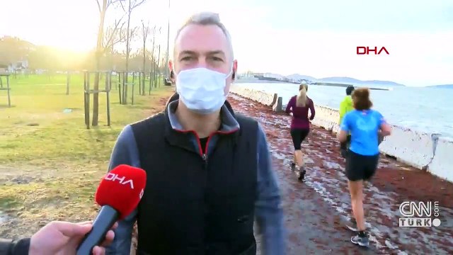 Caddebostan Sahili kırmızıya boyandı