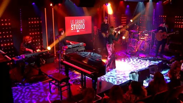 Juliette Armanet interprète Qu'importe dans Le Grand Studio RTL