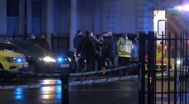 İngiltere'de Kensington Sarayı yakınlarında art arda 3 patlama! Ekipler sevk edildi