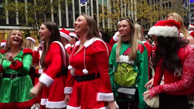 Papais-noéis tomam NY