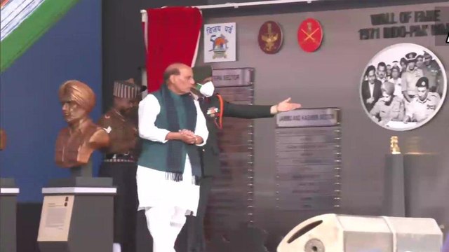 Rajnath Singh inaugurated Swarnim Vijay Parv at India Gate!